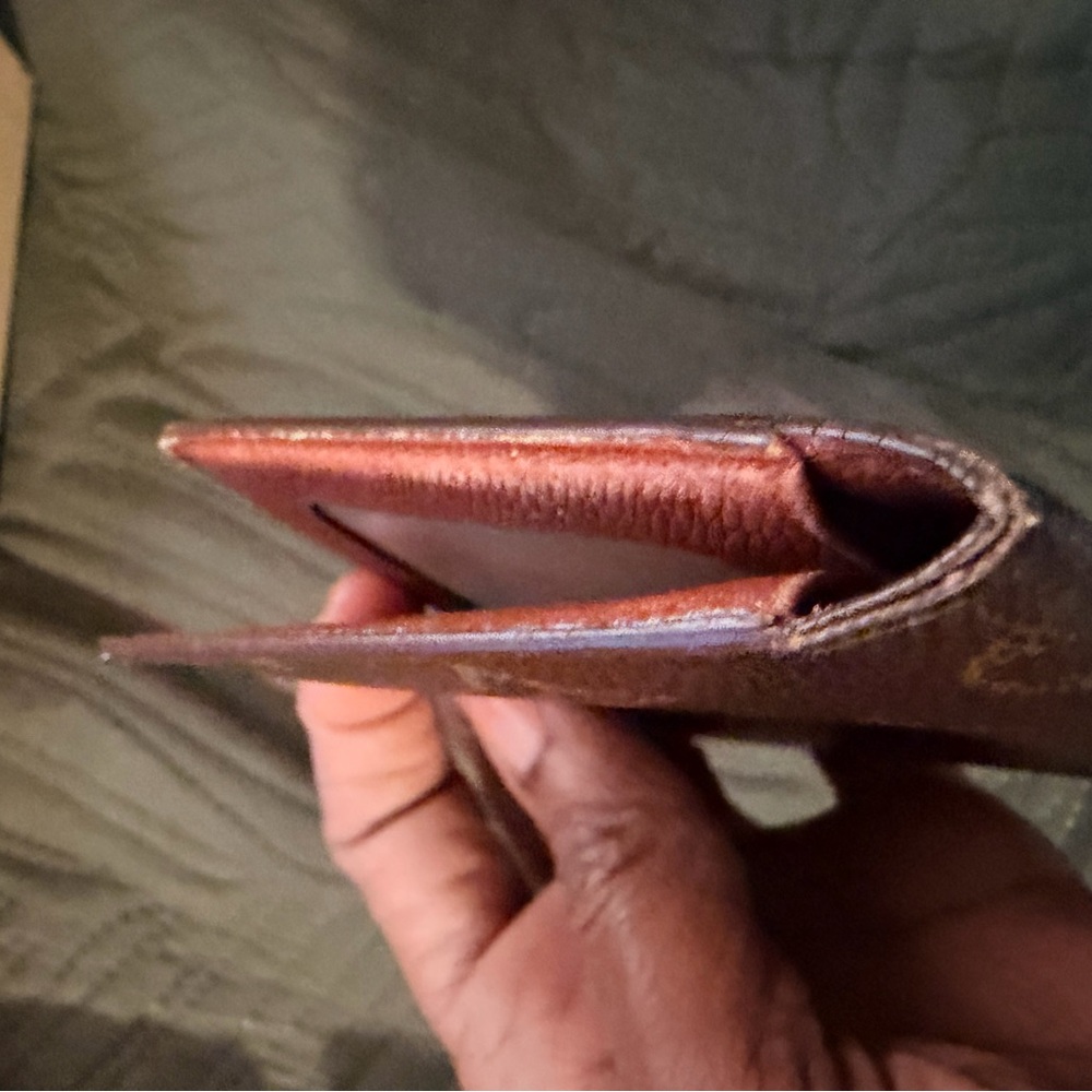 Louis Vuitton ID card holder - Picture 5 of 10